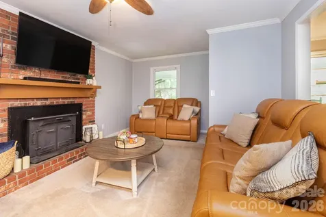 936 Toxaway Drive Hendersonville NC 28791