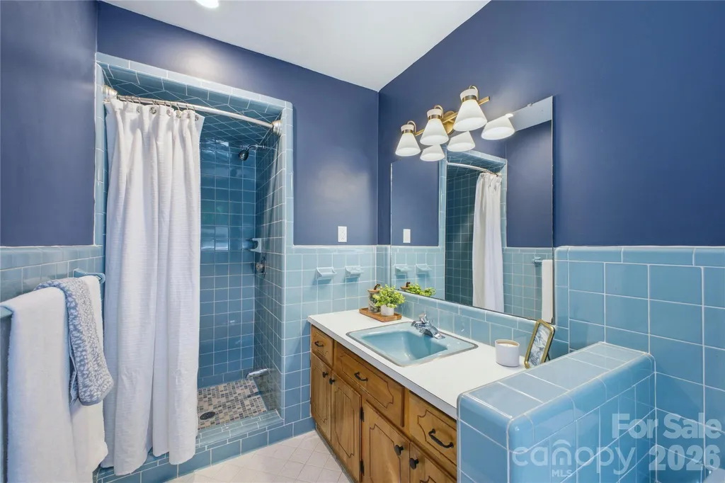 7008 Linda Lake Drive Charlotte NC 28215