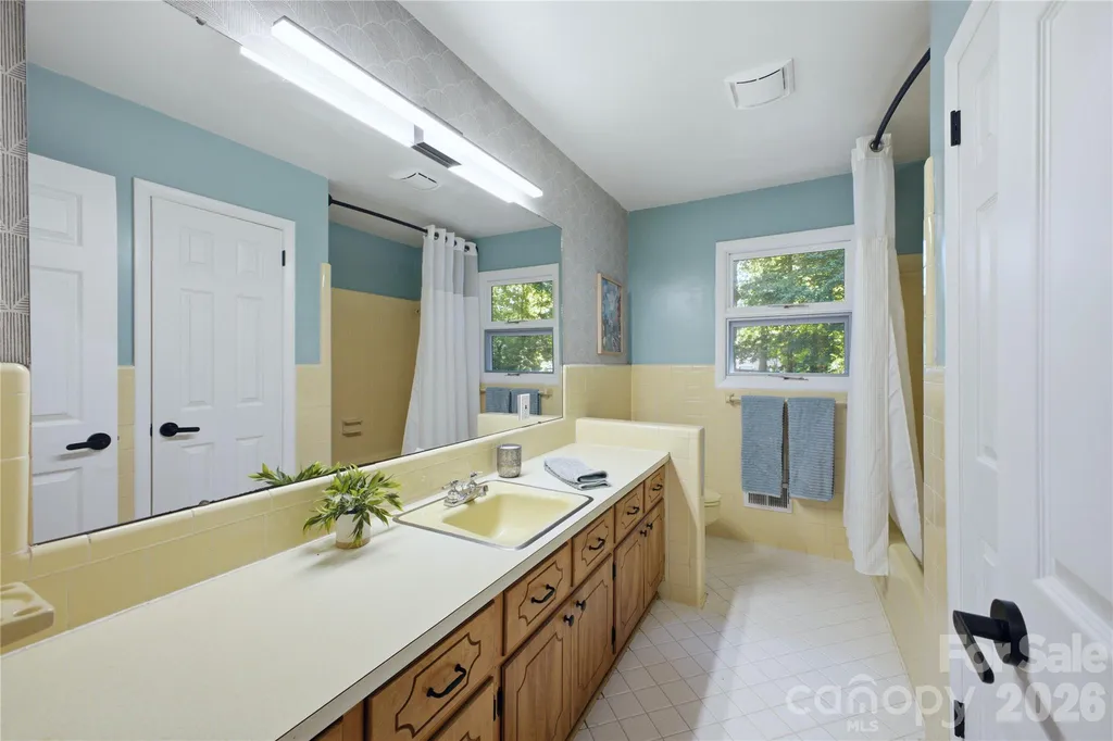 7008 Linda Lake Drive Charlotte NC 28215