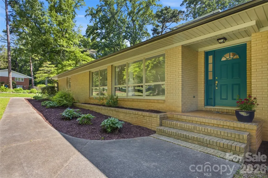 7008 Linda Lake Drive Charlotte NC 28215