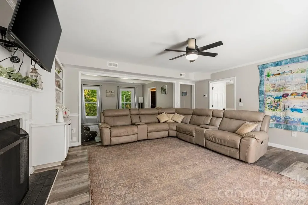 1171 37th Avenue Drive NE Hickory NC 28601