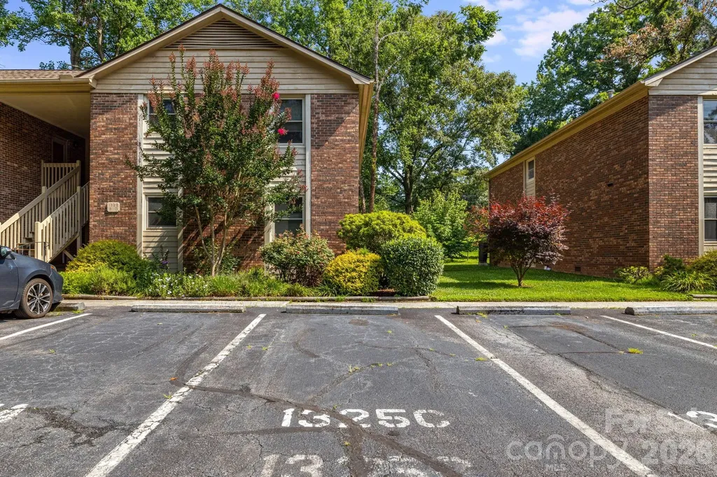 1325 4th Avenue W Hendersonville NC 28739