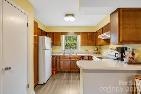 1325 4th Avenue W Hendersonville NC 28739
