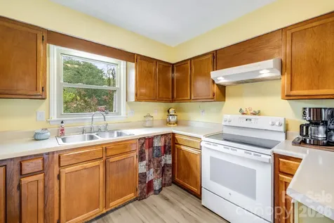 1325 4th Avenue W Hendersonville NC 28739