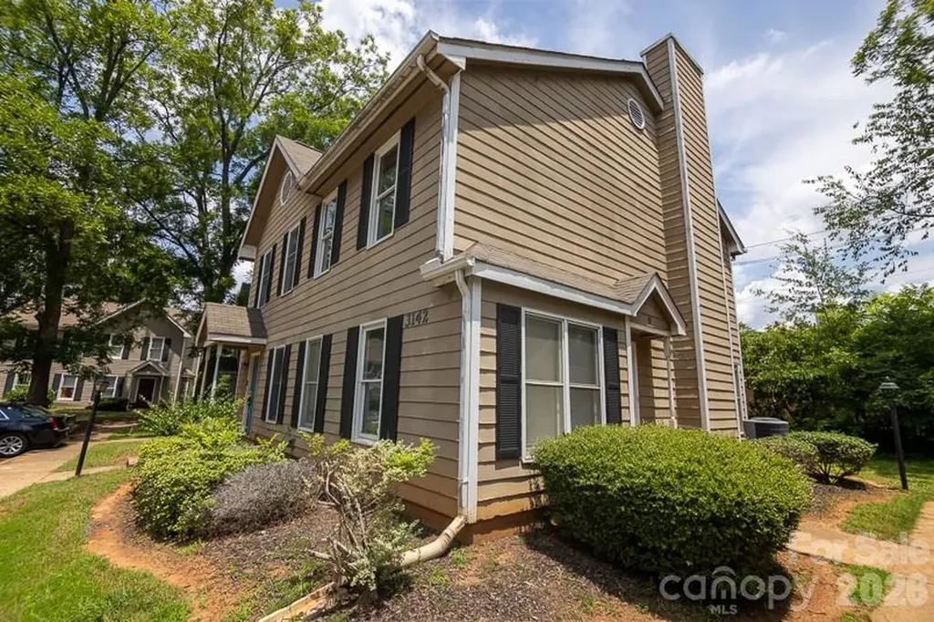 3142 Driftwood Drive Charlotte NC 28205