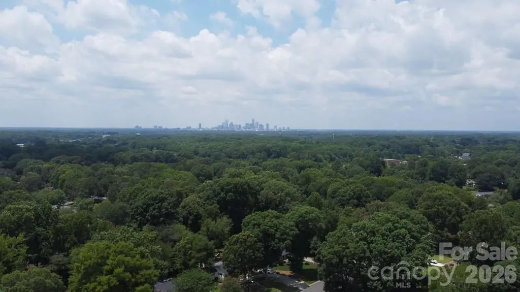 3142 Driftwood Drive Charlotte NC 28205