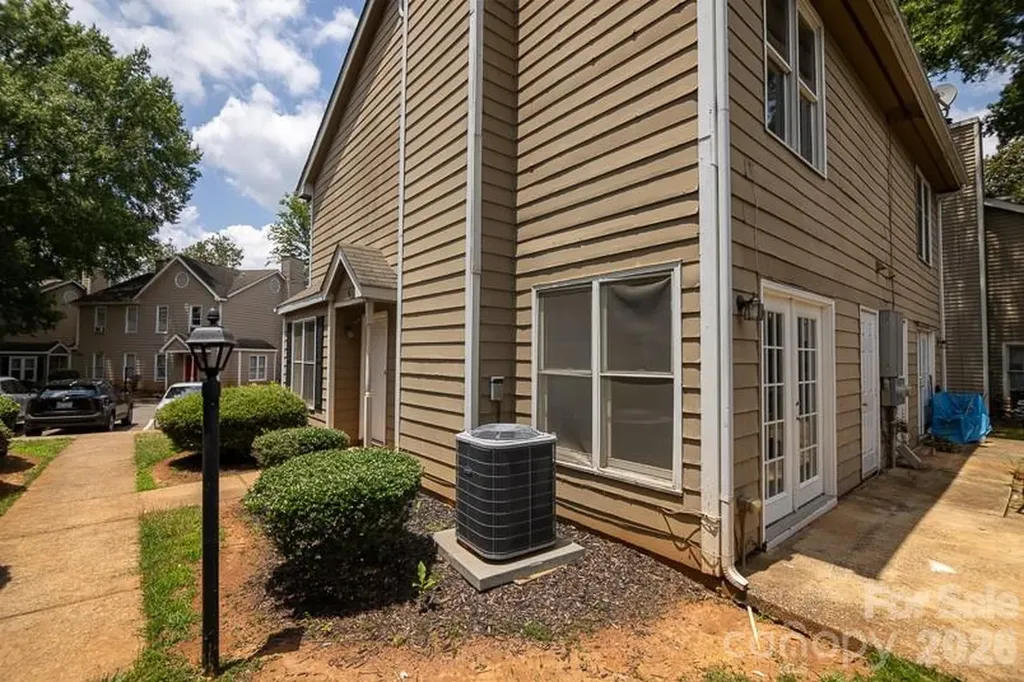 3142 Driftwood Drive Charlotte NC 28205
