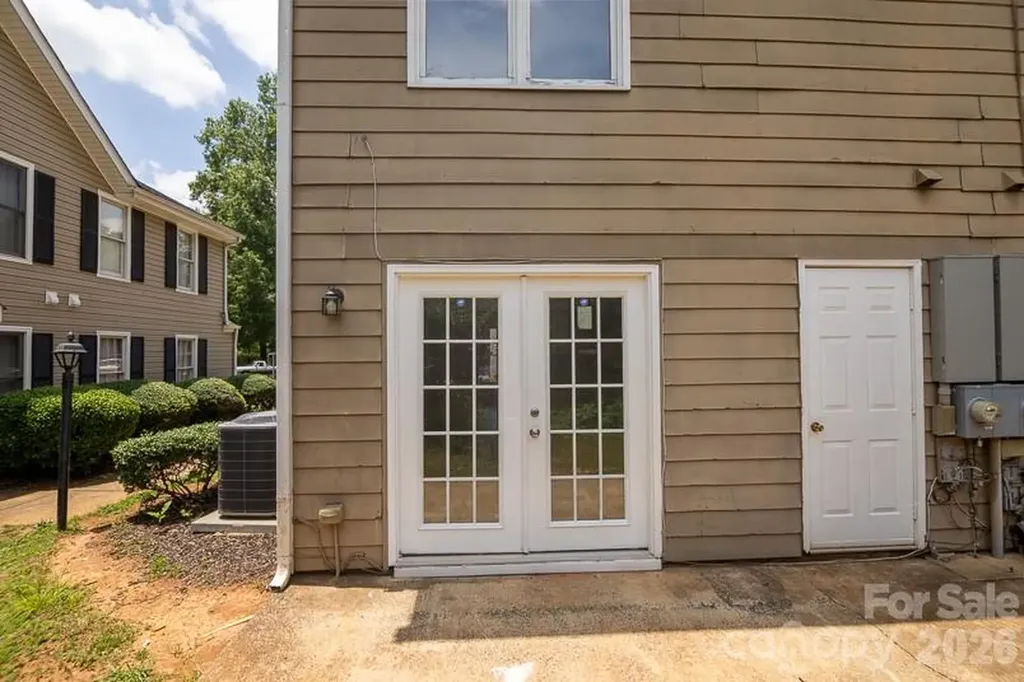 3142 Driftwood Drive Charlotte NC 28205