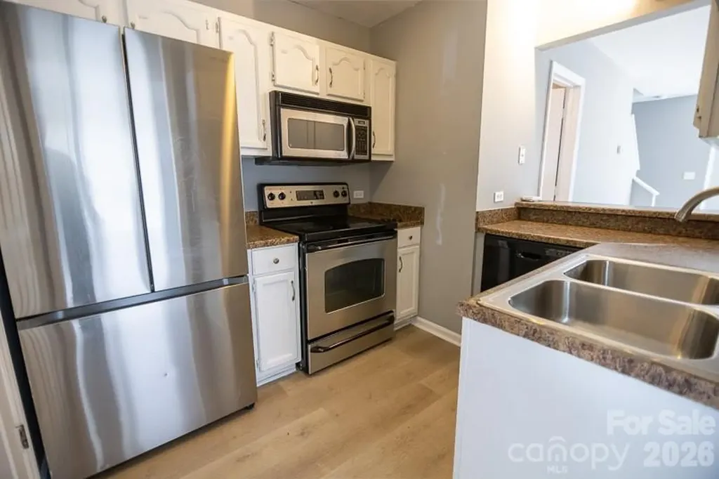3142 Driftwood Drive Charlotte NC 28205