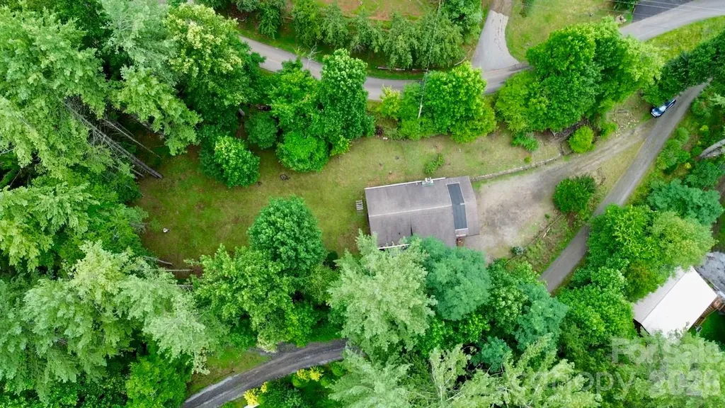 16 Turtle Dove Trail Burnsville NC 28714