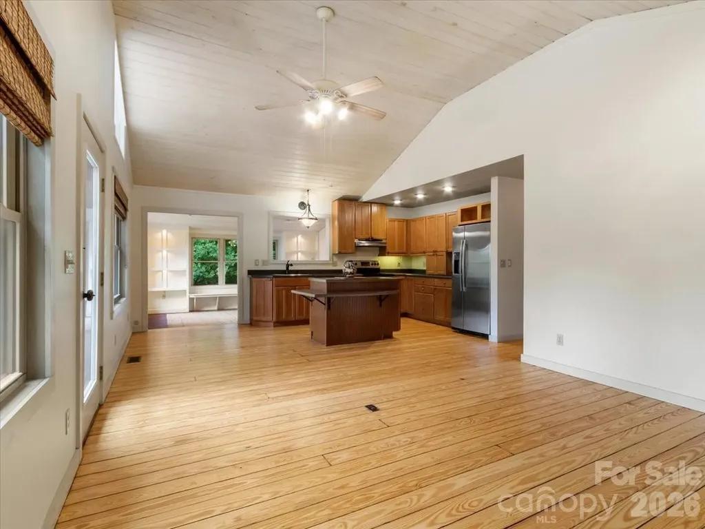 16 Turtle Dove Trail Burnsville NC 28714