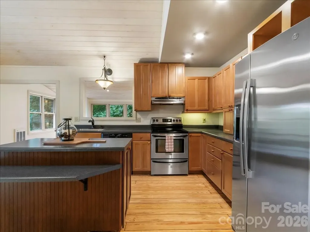 16 Turtle Dove Trail Burnsville NC 28714