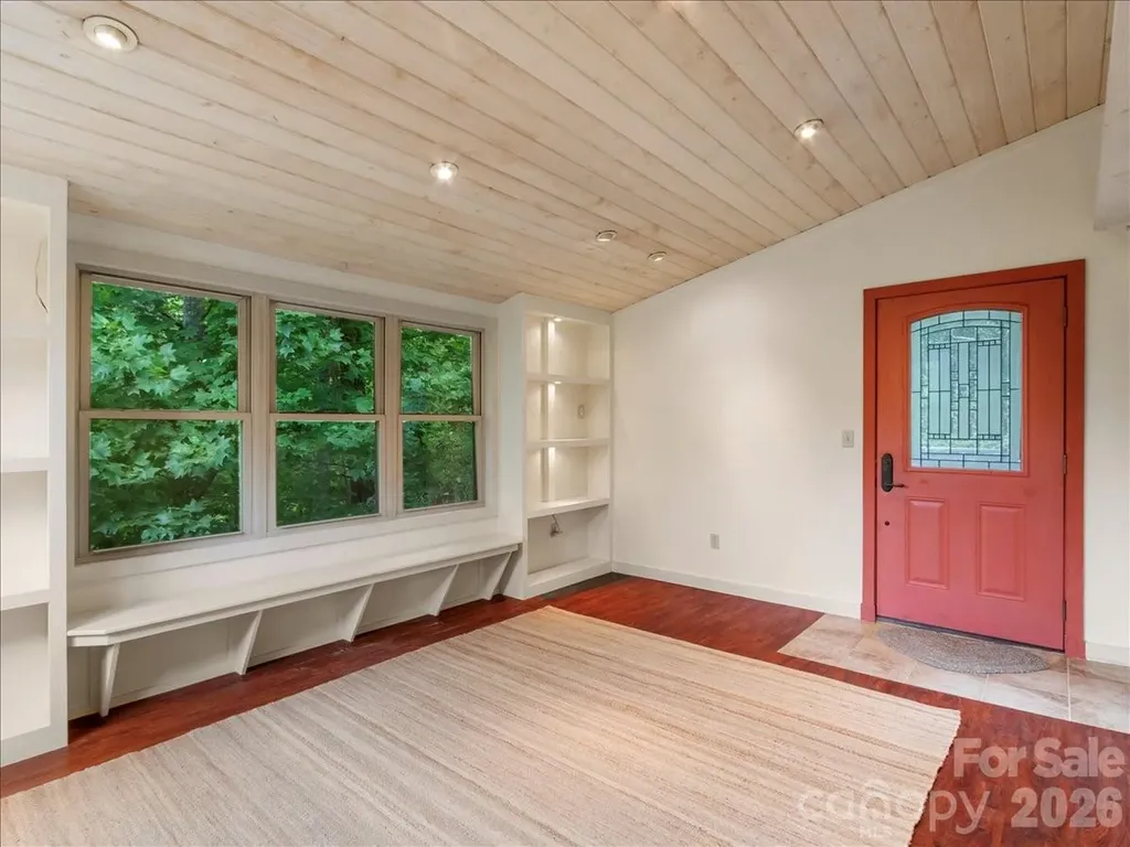 16 Turtle Dove Trail Burnsville NC 28714
