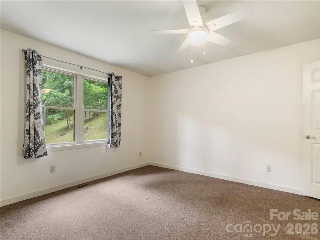 16 Turtle Dove Trail Burnsville NC 28714