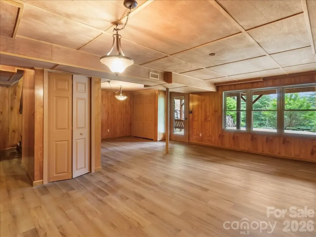 16 Turtle Dove Trail Burnsville NC 28714