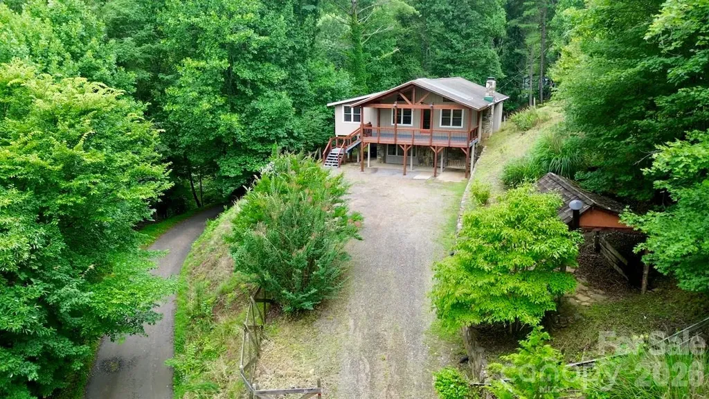 16 Turtle Dove Trail Burnsville NC 28714
