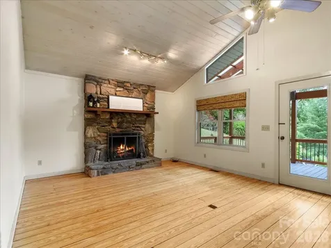 16 Turtle Dove Trail Burnsville NC 28714