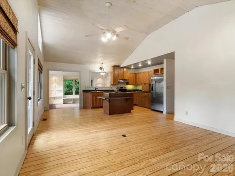 16 Turtle Dove Trail Burnsville NC 28714