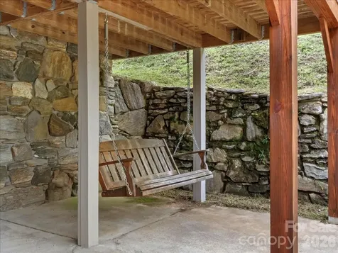 16 Turtle Dove Trail Burnsville NC 28714