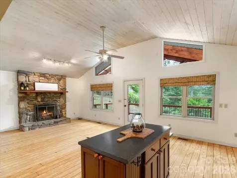 16 Turtle Dove Trail Burnsville NC 28714