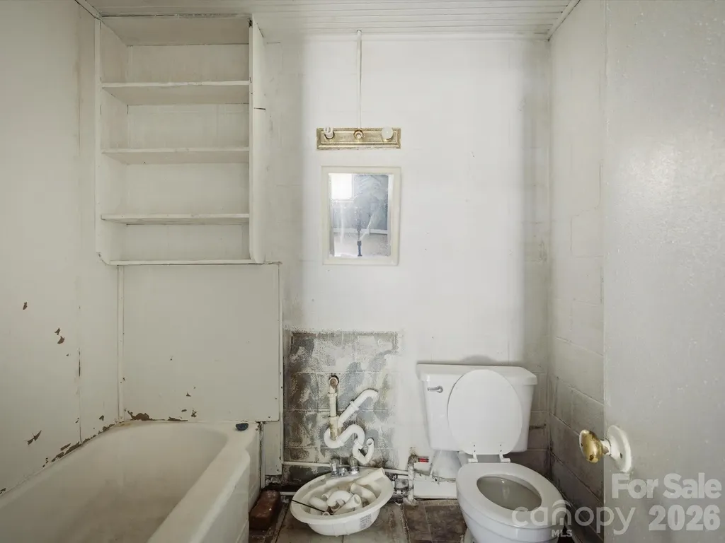 1839 Drexel Road Valdese NC 28690
