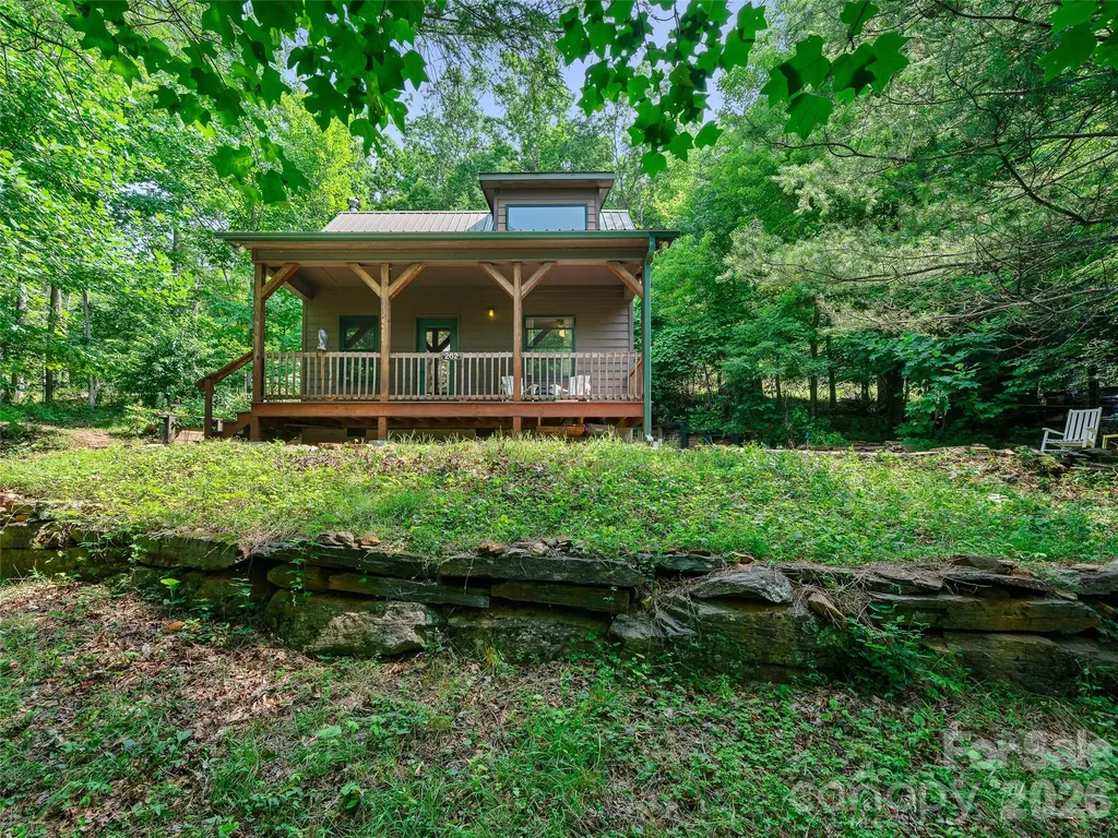 262 Little Pond Drive Burnsville NC 28714