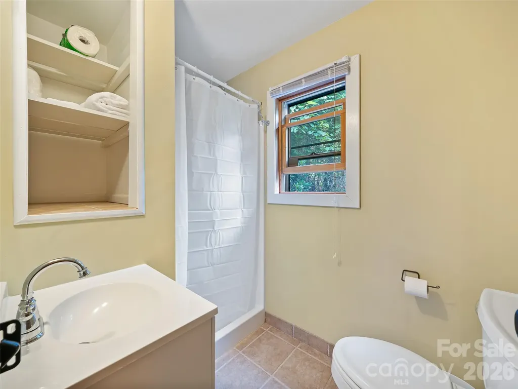 262 Little Pond Drive Burnsville NC 28714