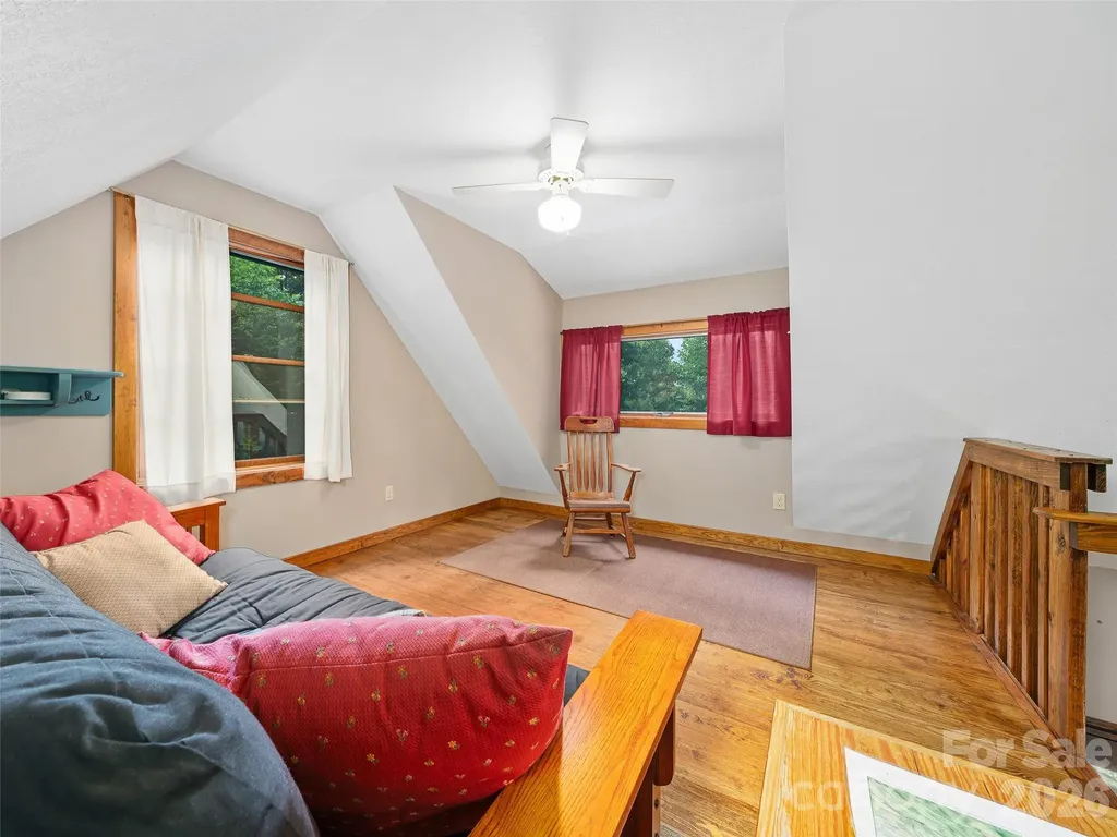 262 Little Pond Drive Burnsville NC 28714