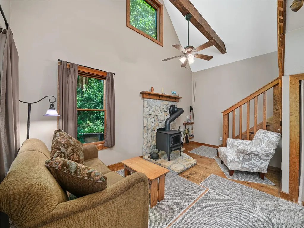 262 Little Pond Drive Burnsville NC 28714