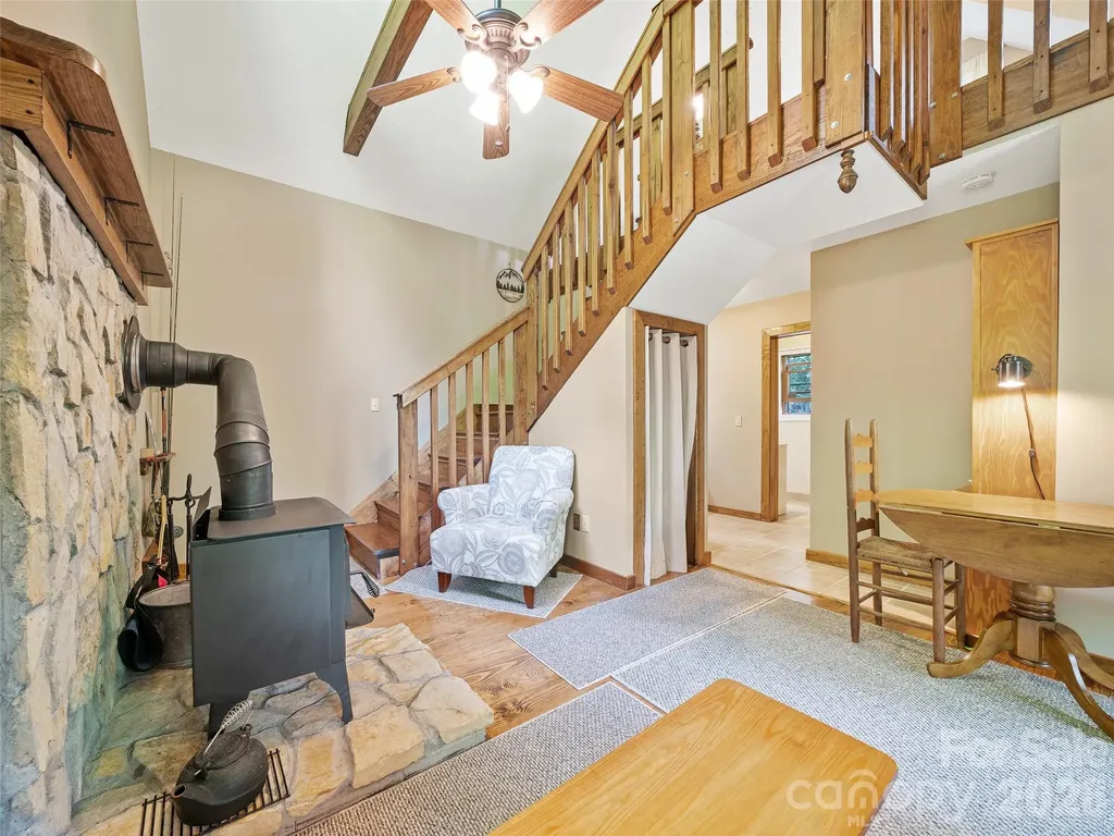 262 Little Pond Drive Burnsville NC 28714