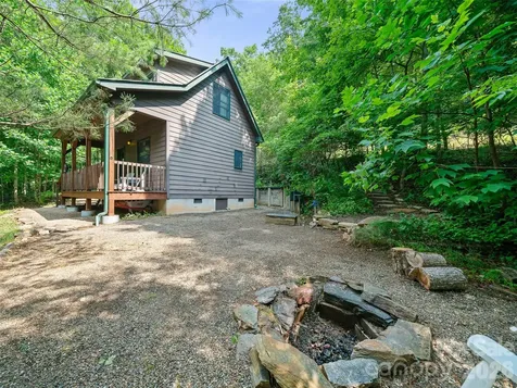 262 Little Pond Drive Burnsville NC 28714