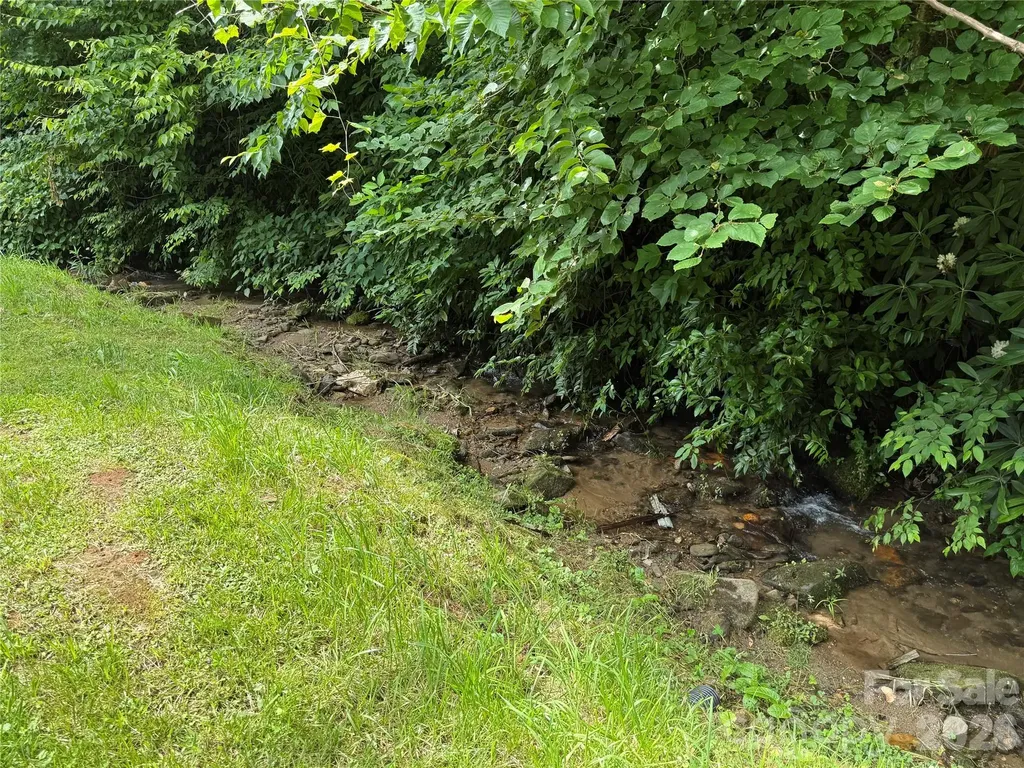 4126 & 4128 Pumpkintown Road Sylva NC 28779