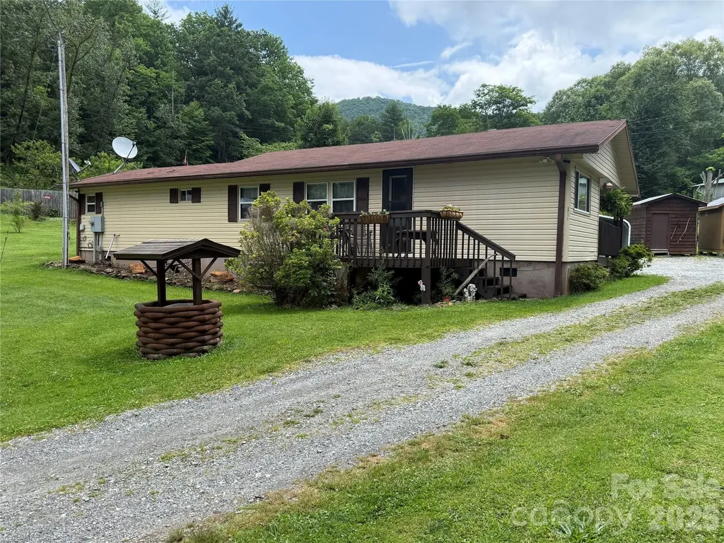 4126 & 4128 Pumpkintown Road Sylva NC 28779