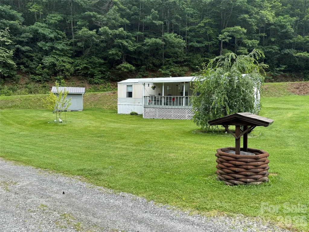 4126 & 4128 Pumpkintown Road Sylva NC 28779