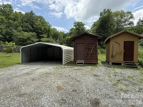 4126 & 4128 Pumpkintown Road Sylva NC 28779