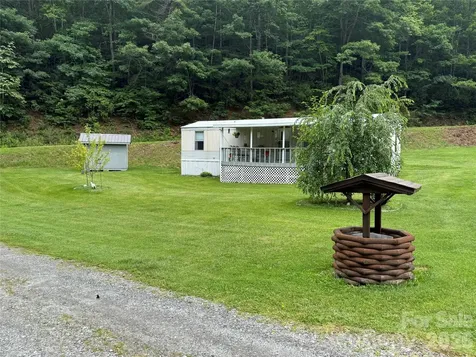 4126 & 4128 Pumpkintown Road Sylva NC 28779