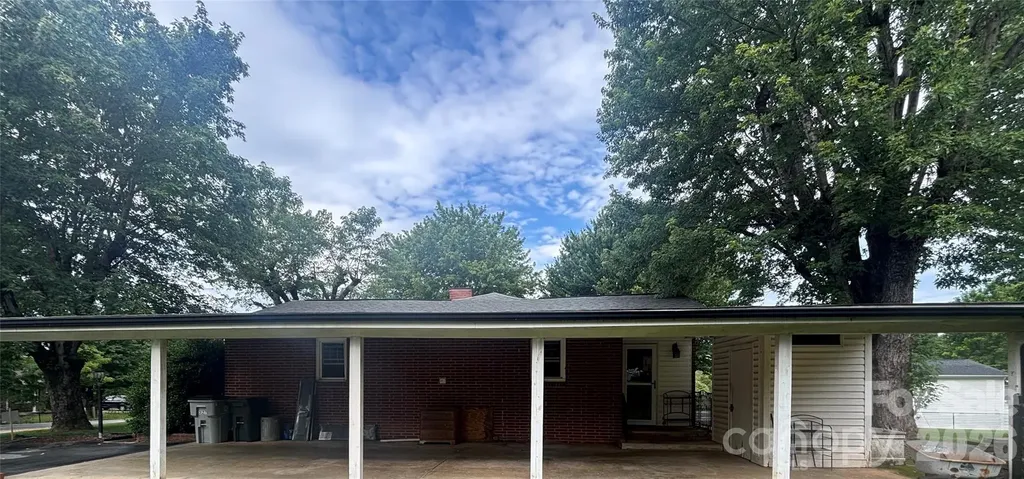 327 Arrowood Street SE Lenoir NC 28645