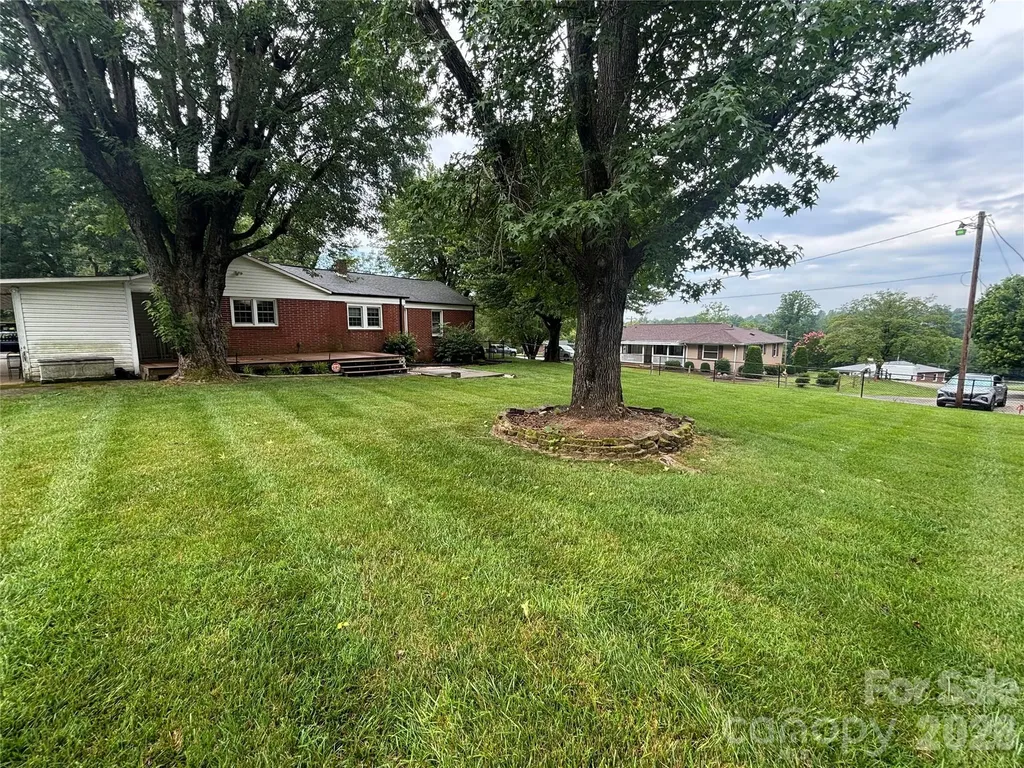 327 Arrowood Street SE Lenoir NC 28645