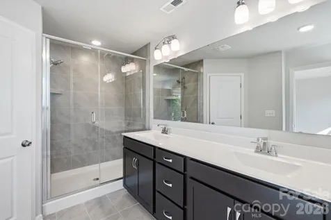 1450 Winding Stream Road Charlotte NC 28206
