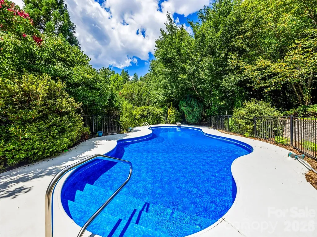 150 Rainbow View Drive Fletcher NC 28732