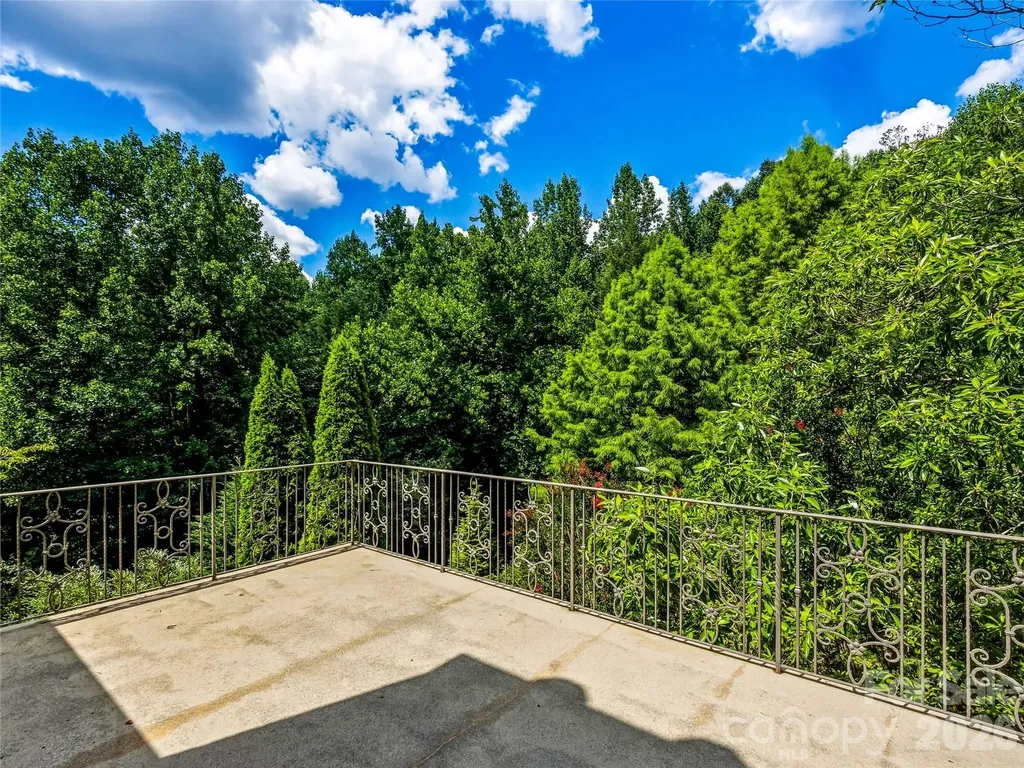 150 Rainbow View Drive Fletcher NC 28732