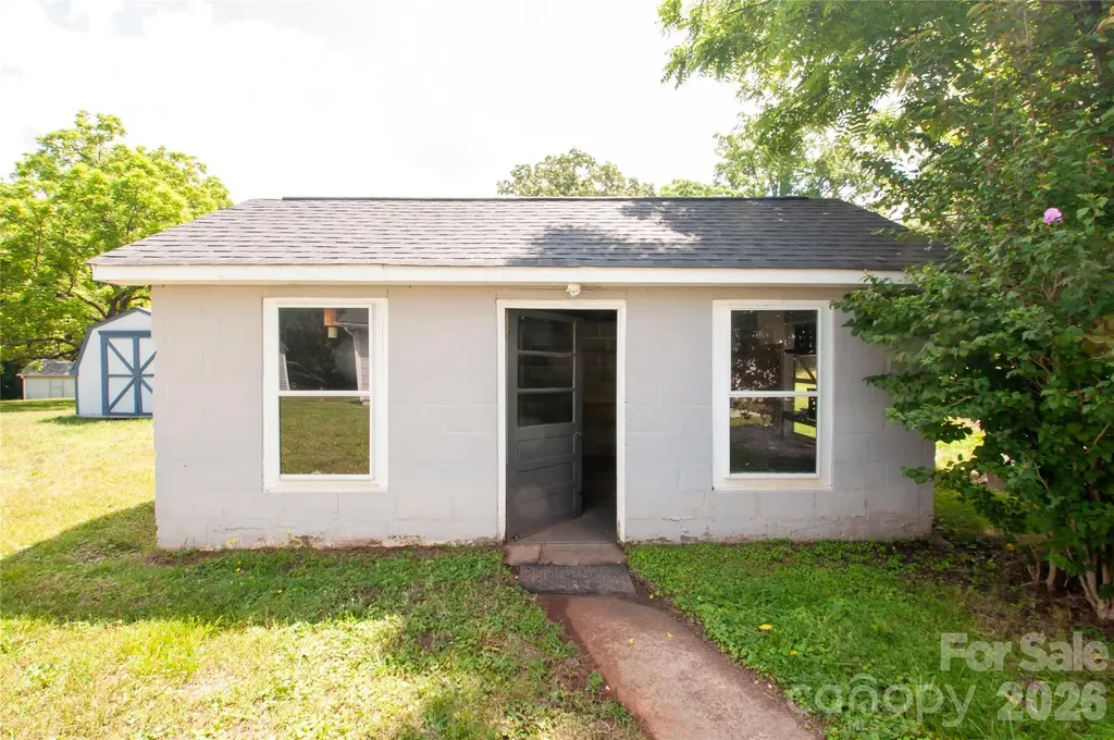 2505 Shelton Avenue Statesville NC 28677