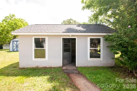 2505 Shelton Avenue Statesville NC 28677