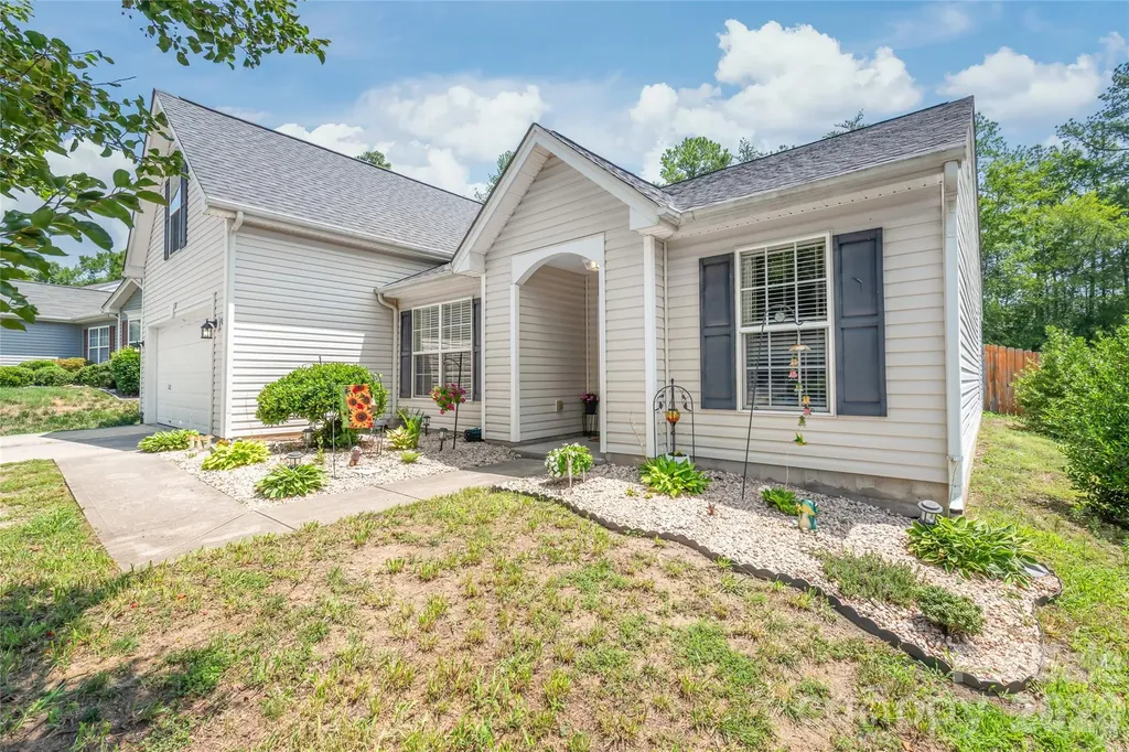 251 Summit Park Court Kannapolis NC 28083