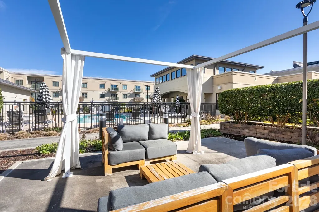 3920 Sharon Road Charlotte NC 28211