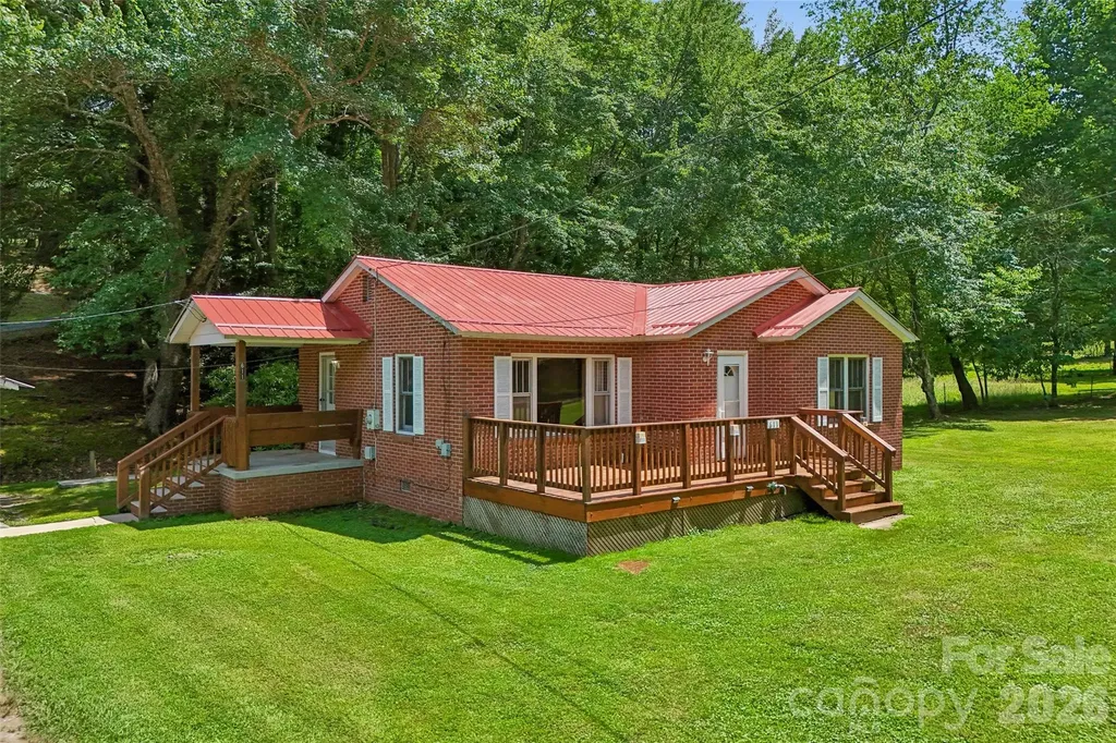 Candler NC, 611 Reeves Cove Road