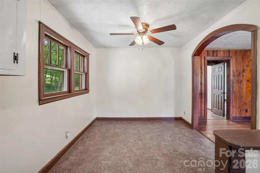 611 Reeves Cove Road Candler NC 28715