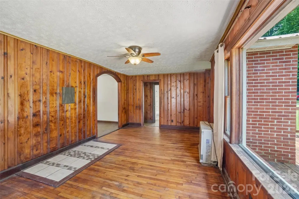 611 Reeves Cove Road Candler NC 28715