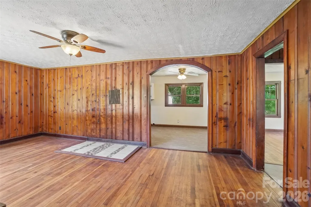 611 Reeves Cove Road Candler NC 28715