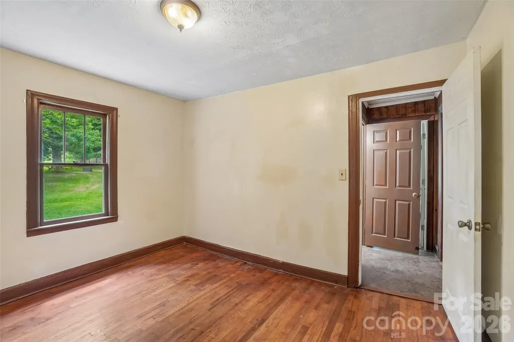 611 Reeves Cove Road Candler NC 28715